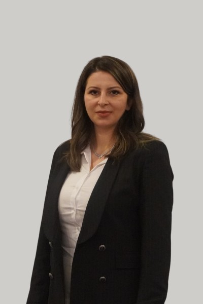 İFFET ÖZÇELİK